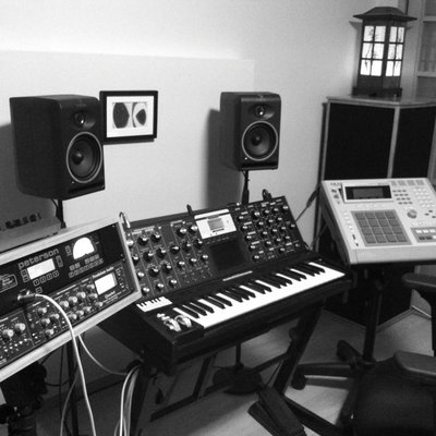 BendingBus_Minimoog_Station_2012.jpg