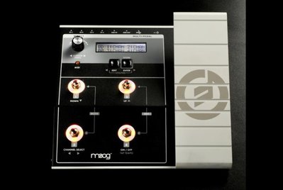 moogerfooger_multi-pedal_mp-201_front.jpg