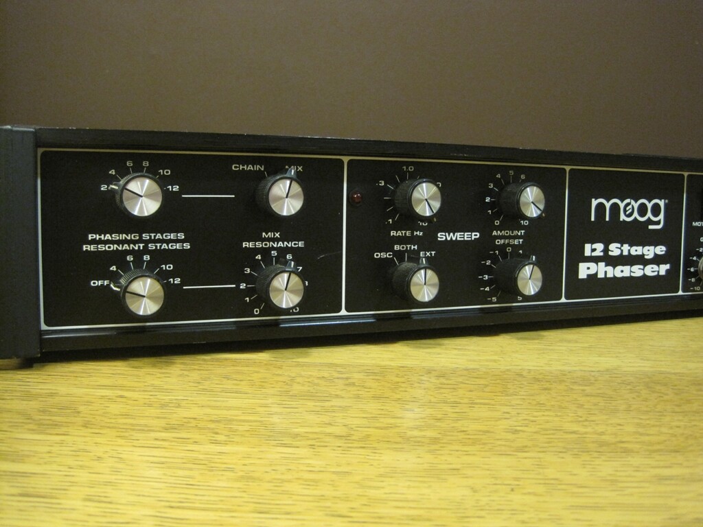 MOOG RACK PHASER front 4.jpg