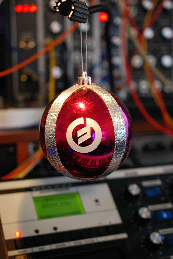 Moog_Ornament.jpg